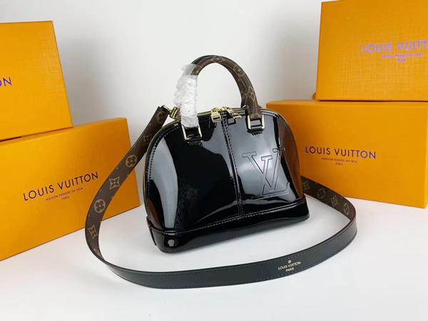 ルイヴィトンバッグ正面デザイン